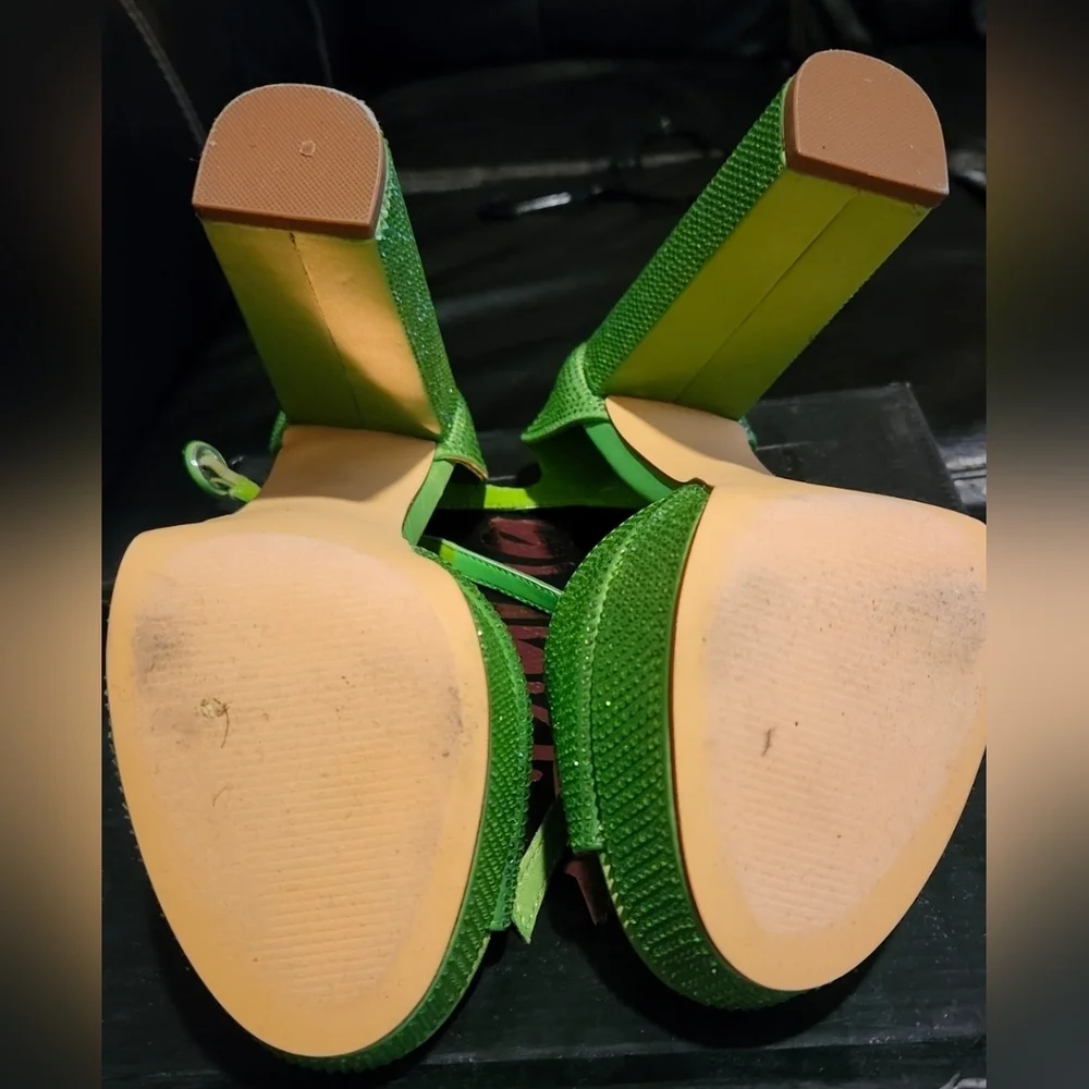 Vibrant Green Platform Heels - Picture 7 of 10